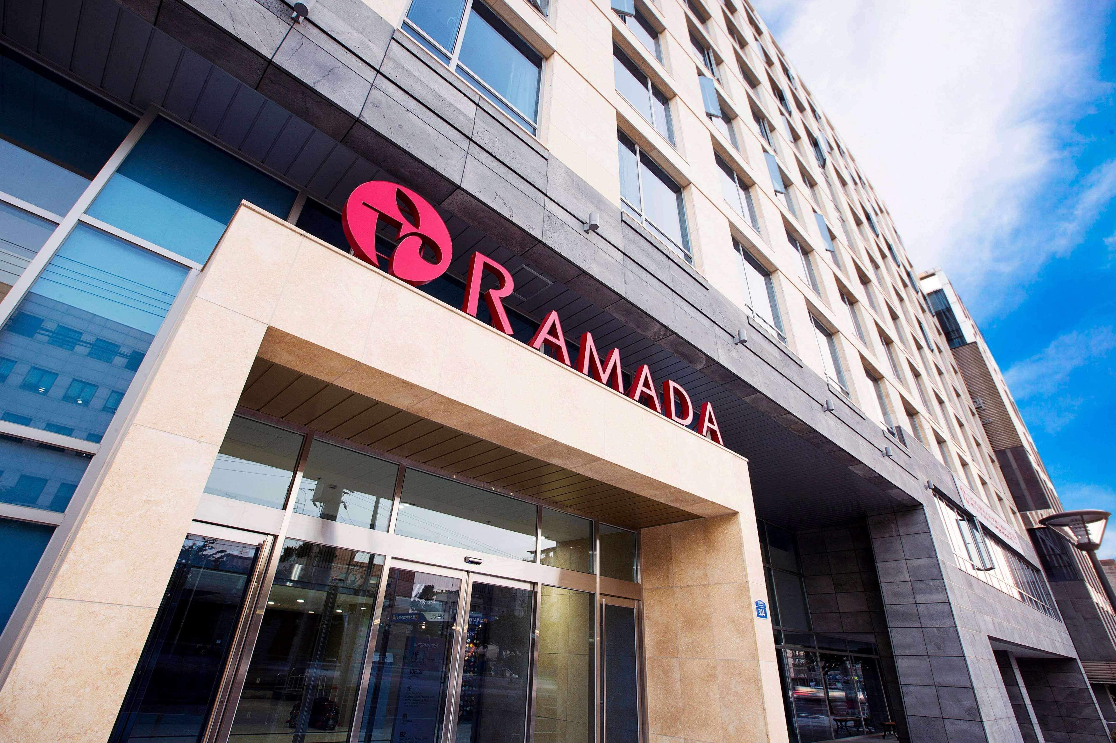 Ramada By Wyndham Jeju City Hall Exterior photo